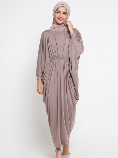 Kaftan masih jadi tren baju Lebaran 2017. Foto: ist Kaftan masih jadi tren baju Lebaran 2017. Foto: ist