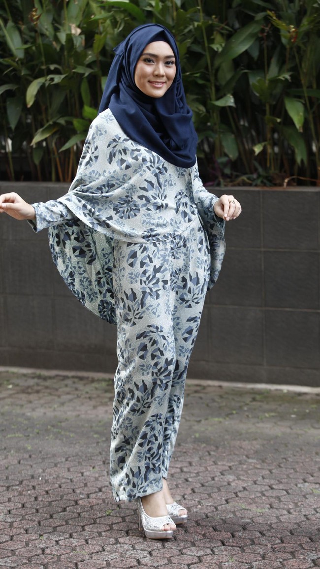 Muawanah, Finalis Sunsilk Hijab Hunt 2017. Foto: Rachman (Detik Foto)Saksikan Grand final Sunsilk Hijab Hunt 2017, Minggu (4/5/2017) yang akan disiarkan oleh Trans7 dan live streaming di www.detik.com pada pukul 20.15 WIB dari Ecovention, Ancol, Jakarta Utara. Saksikan juga Road To Final Sunsilk Hijab Hunt 2017 akan tayang di Detikcom pada pukul 14.00 hingga 20.00 WIB.