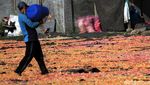 Puasa, Penjualan Kerupuk Bawang Melempem