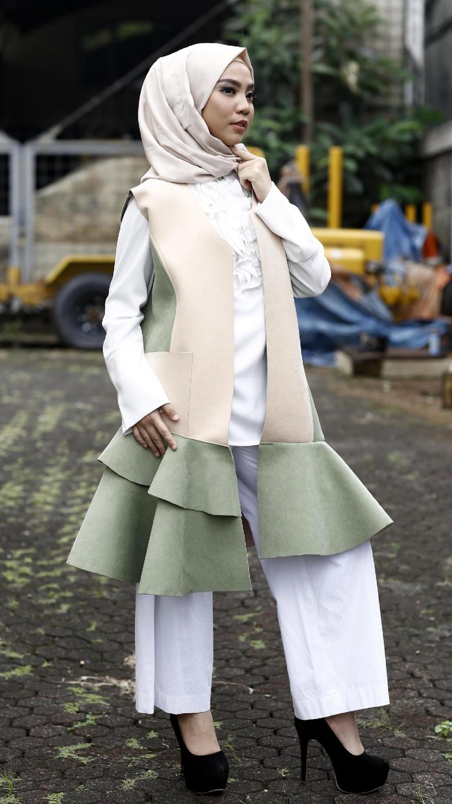 Nurmalina Oktaviani, Finalis Sunsilk Hijab Hunt 2017. Foto: Rachman (Detik Foto)Saksikan Grand final Sunsilk Hijab Hunt 2017, Minggu (4/5/2017) yang akan disiarkan oleh Trans7 dan live streaming di www.detik.com pada pukul 20.15 WIB dari Ecovention, Ancol, Jakarta Utara. Saksikan juga Road To Final Sunsilk Hijab Hunt 2017 akan tayang di Detikcom pada pukul 14.00 hingga 20.00 WIB.