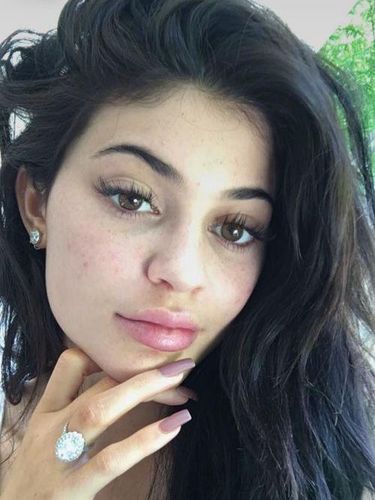 Foto: Ini Bukti Kylie Jenner Lebih Cantik Tanpa Makeup