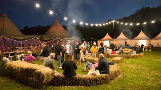 Glamping untuk para fans sepakbola (Visit Cardiff)