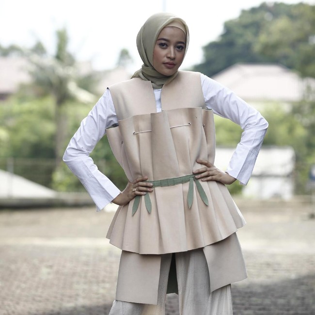 Amyrah Zandra, Finalis Sunsilk Hijab Hunt 2017. Foto: Rachman (Detik Foto)Saksikan Grand final Sunsilk Hijab Hunt 2017, Minggu (4/5/2017) yang akan disiarkan oleh Trans7 dan live streaming di www.detik.com pada pukul 20.15 WIB dari Ecovention, Ancol, Jakarta Utara. Saksikan juga Road To Final Sunsilk Hijab Hunt 2017 akan tayang di Detikcom pada pukul 14.00 hingga 20.00 WIB.