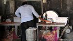 Puasa, Penjualan Kerupuk Bawang Melempem
