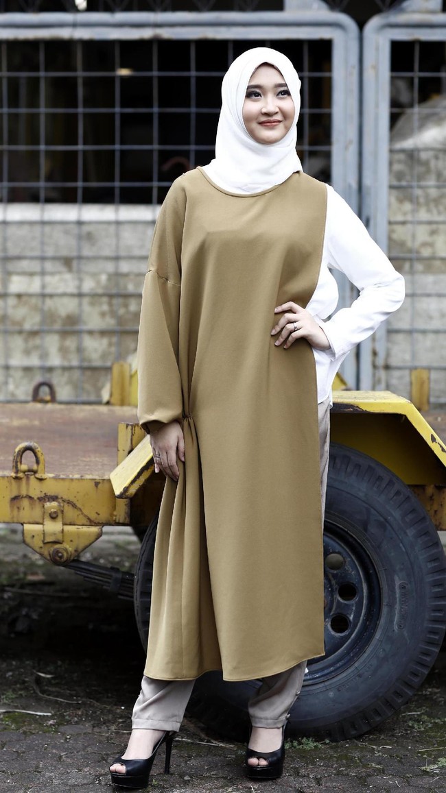 Aisyah, Finalis Sunsilk Hijab Hunt 2017. Foto: Rachman (Detik Foto). Saksikan Grand final Sunsilk Hijab Hunt 2017, Minggu (4/5/2017) yang akan disiarkan oleh Trans7 dan live streaming di www.detik.com pada pukul 20.15 WIB dari Ecovention, Ancol, Jakarta Utara. Saksikan juga Road To Final Sunsilk Hijab Hunt 2017 akan tayang di Detikcom pada pukul 14.00 hingga 20.00 WIB.