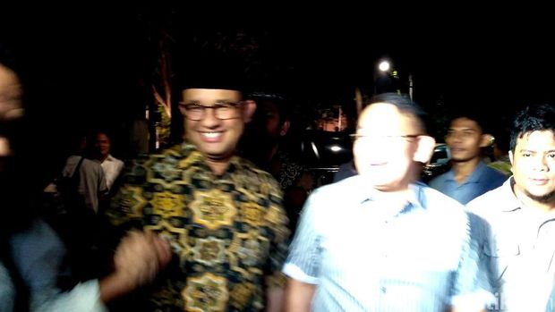 Anies dan Politisi Golkar Hadiri Buka Puasa di Rumah Akbar Tanjung
