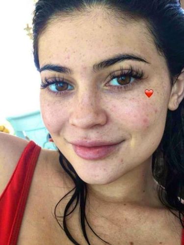 Foto: Ini Bukti Kylie Jenner Lebih Cantik Tanpa Makeup