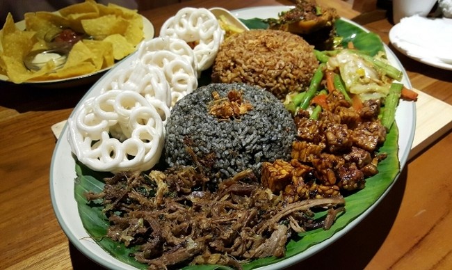 5 Restoran di Kemang Ini Sajikan Nasi Komplet Tradisional untuk Buka Puasa