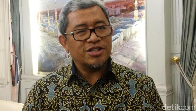 Aher Bicara Uang Kerahiman untuk Warga Terdampak Proyek UIII Aher Bicara Uang Kerahiman untuk Warga Terdampak Proyek UIII