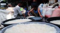 Pada bulan Ramadan permintaan buah kolang-kaling naik hingga tiga kali lipat.