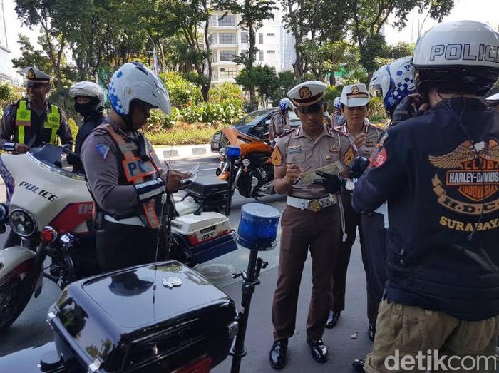 10 Pengendara Harley Davidson Dirazia Polantas di Surabaya