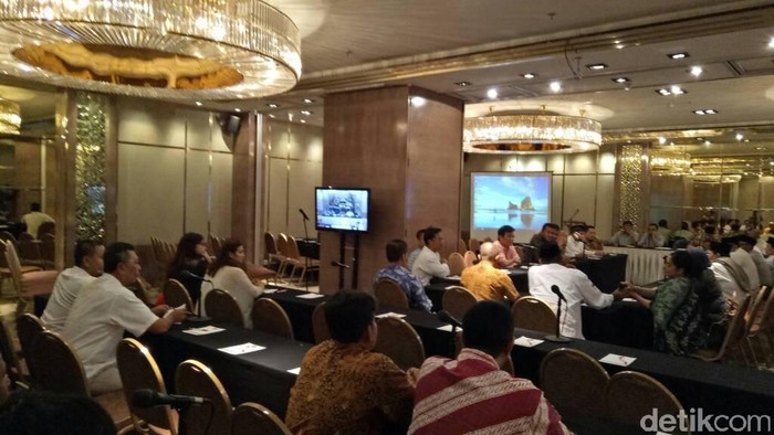 Anies-Sandi Buka Puasa Bareng Fraksi-fraksi DPRD DKI