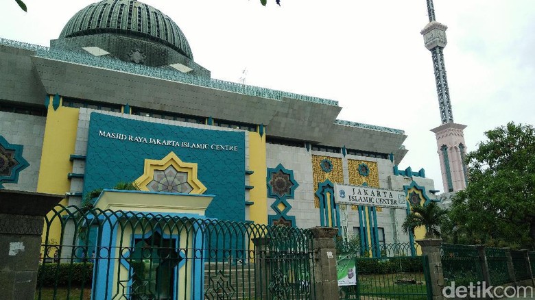 Geliat Islamic Center di Eks Lokalisasi Kramat Tunggak Saat Ramadan Geliat Islamic Center di Eks Lokalisasi Kramat Tunggak Saat Ramadan
