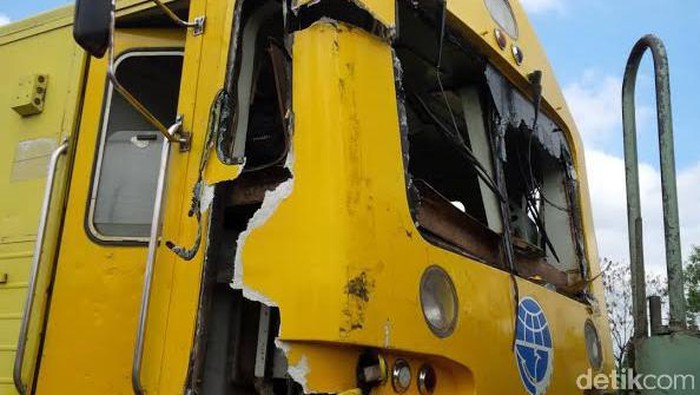 PT KAI akan Minta Ganti Rugi Perusahaan Truk yang Tabrak KA Prameks