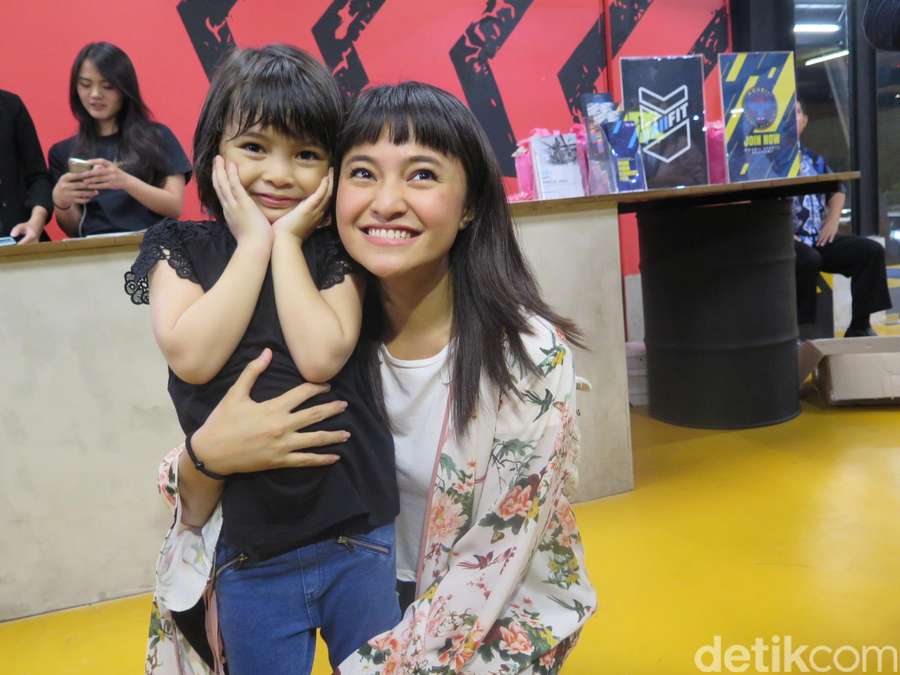 Cute, Rambut Kembaran Marshanda dan Sienna