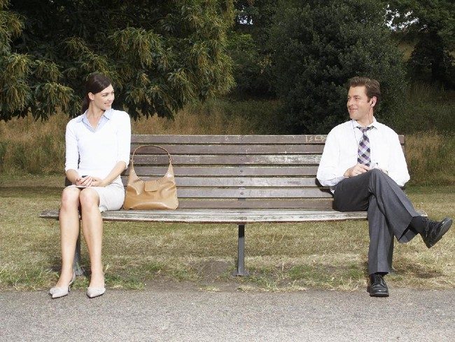 Cie yang Senyum-senyum! 5 Tanda Jatuh Cinta Berdasarkan Sains (2)