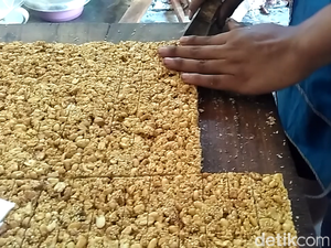 Jelang Lebaran, Produsen Geti di Blitar Panen Pesanan