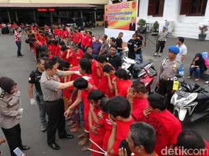 Dua Minggu, Polrestabes Surabaya Amankan 156 Pelaku Kejahatan