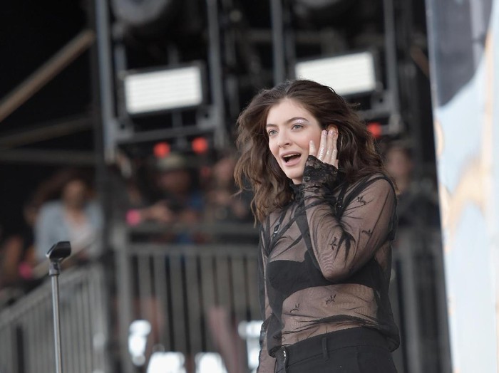 Lorde Ibaratkan Persahabatan dengan Taylor Swift Seperti Autoimun