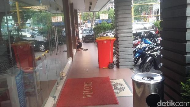 Heboh Wanita Nyaris Bugil dan Jalan-jalan di Mangga Besar Jakbar