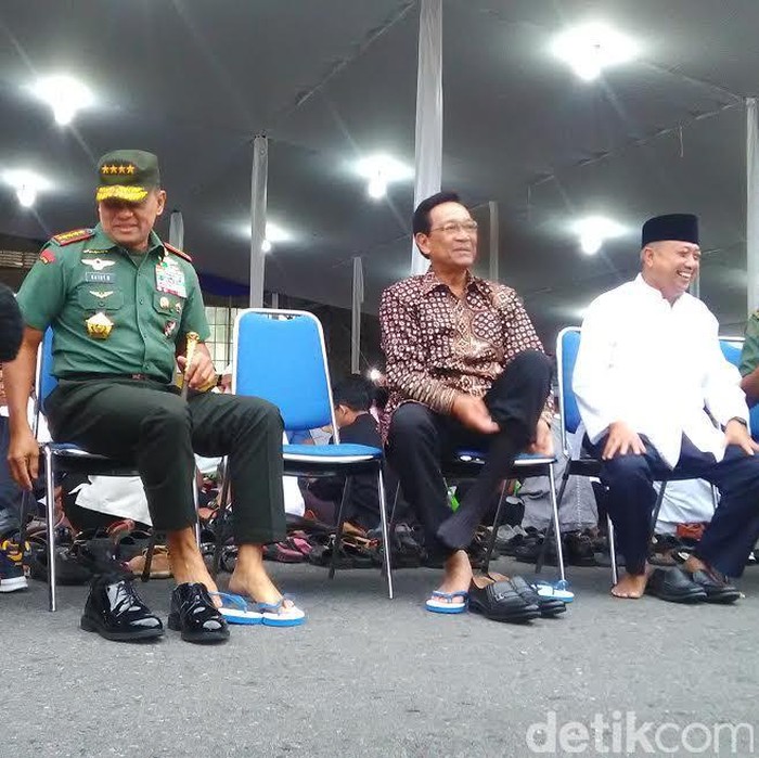 Safari Ramadan, Panglima TNI Bercerita tentang Sikap Kedermawanan