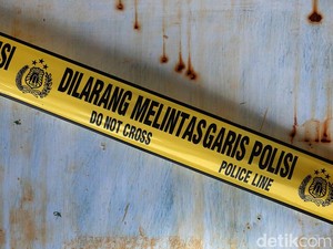 Mayat Bayi Laki-laki Ditemukan Mengambang di Kali Pesanggrahan