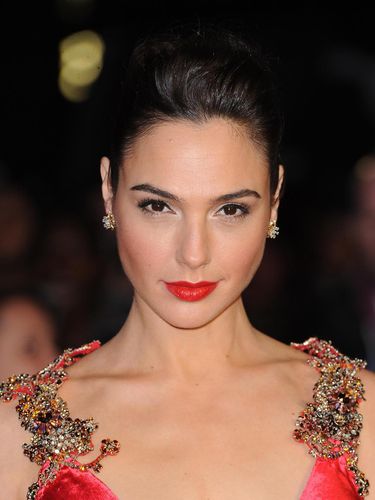 Foto: Cantiknya Si Wonder Woman Gal Gadot dengan Bibir Merah Merona