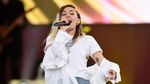 Aksi Para Musisi di Konser Amal One Love Manchester