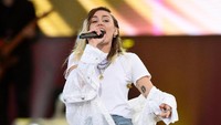 Miley Cyrus jadi salah satu musisi yang tampil di acara tersebut. Getty Images/Dave Hogan for One Love Manchester