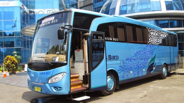PT Blue Bird meluncurkan bus mewah rasa pesawat kelas bisnis untuk mudik Lebaran