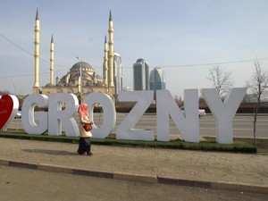 Perempuan Eks-ISIS Pulang ke Rusia dan Mengajar di Sekolah