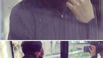 Kita bisa memfaatkan jendela kaca untuk berfoto potrait yang kece. Foto: istimewa