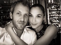 Kemesraan Gal Gadot dan Suami yang Bikin Iri