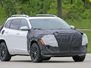 Jeep Mulai Otak-atik Cherokee
