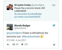 Viral! Pria dengan Segelas Bir Jadi Simbol Perlawanan London