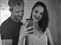 Kemesraan Gal Gadot dan Suami yang Bikin Iri