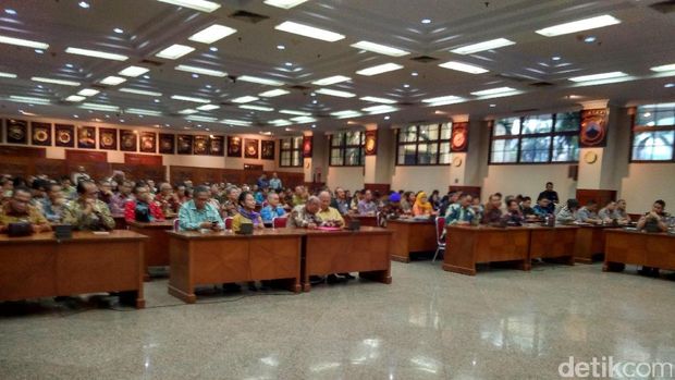 Kapolri Jenderal Tito Karnavian menerima kunjungan Forum Advokat Pembela Pancasila di Rupatama Mabes Polri.