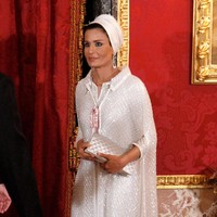 Sheikha Moza Bint Nasser Al-Missned attends a Gala Dinner honouring of the Emir of the State of Qatar Sheikh Hamad Bin Khalifa Al-Thani at the Royal Palace on April 25, 2011 in Madrid, Spain.  (Photo by Carlos Alvarez/Getty Images)