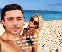 Ganti Wajah Mantan dengan Zac Efron, Editan Foto Wanita Ini Jadi Viral