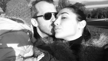 Baik di akun Instagram pribadi Gadot dan suaminya, keduanya kerap memposting foto mesra, membuat banyak para fans iri. (Foto: Instagram)