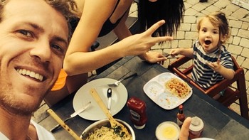 Anak pertama Gadot yang bernama Alma Versano lahir pada tahun 2011. (Foto: Instagram)