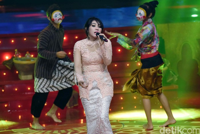 Via Vallen Dilarang Joget Panas oleh Penggemar