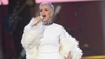Aksi Para Musisi di Konser Amal One Love Manchester