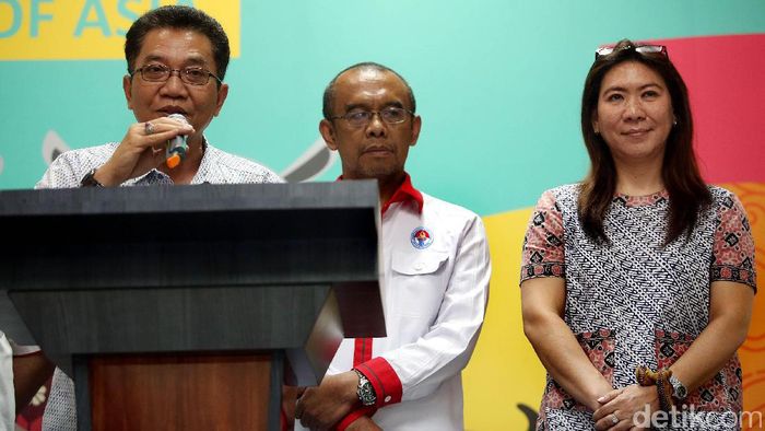 Achmad Budiharto (kiri) sekjend PBSI (Rengga Sancaya/detikSport) Achmad Budiharto (kiri) sekjend PBSI (Rengga Sancaya/detikSport)