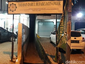 Seorang Laki-laki Diciduk Densus 88 di Cipacing