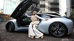 Pesona Hijabers di Mobil Sport