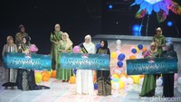 Lia berhasil menyabet juara pertama dan membawa pulang uang tunai sebesar Rp 50 juta dan paket perjalanan umrah. 