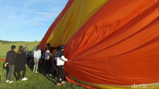 Mantap Jiwa! Melayang Naik Balon Udara di Gold Coast