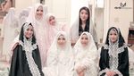 Intip Gaya Para Seleb Saat Salat Terawih Yuk!
