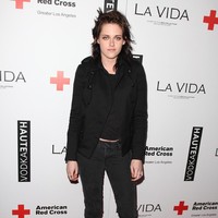Kristen Stewart attends the grand opening of La Vida restaurant  to benefit Haiti Relief and Development at La Vida on February 12, 2010 in Los Angeles, California.  (Photo by Angela Weiss/Getty Images)
